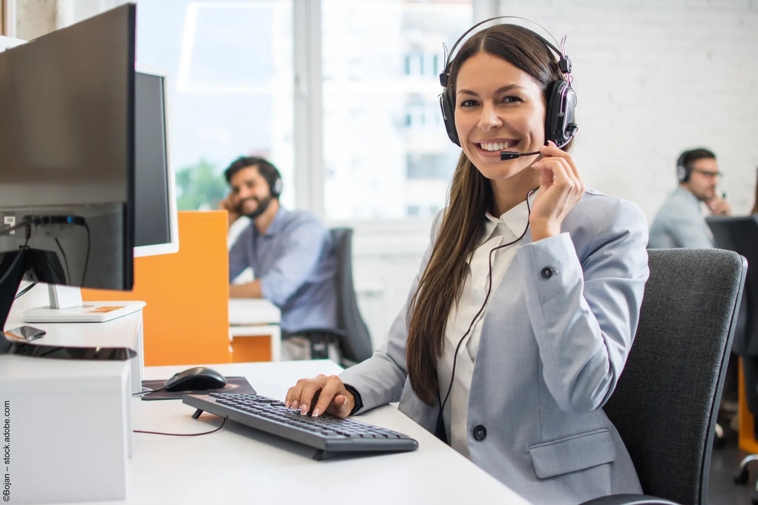 24/7 Helpdesk und globaler Außendienst