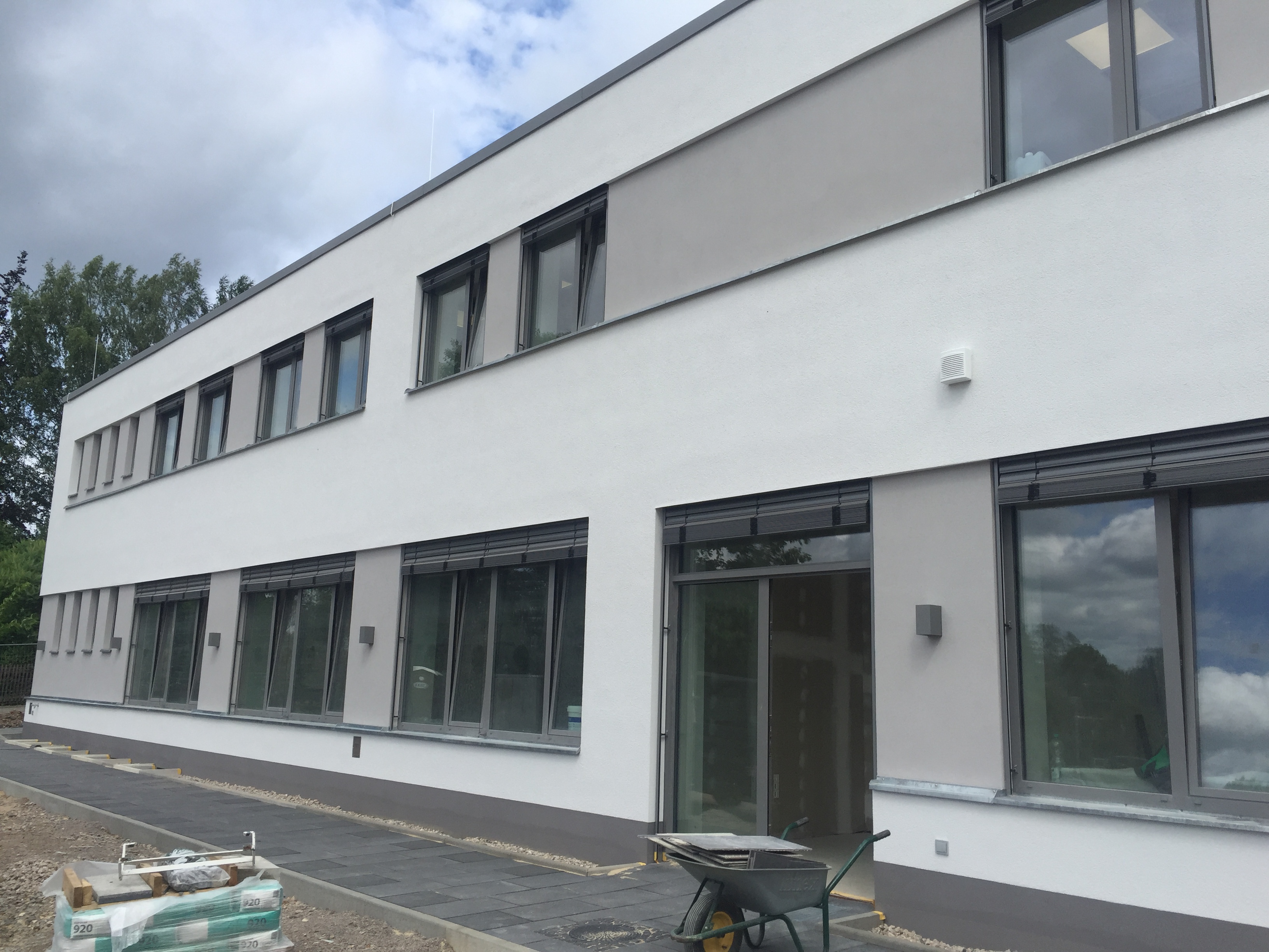 Geschäftshaus Hot – Lichtdecken und Datenverkabelung