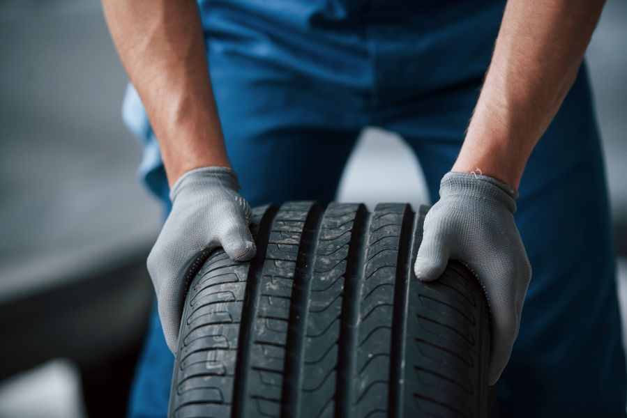 Tyre and wheel service
