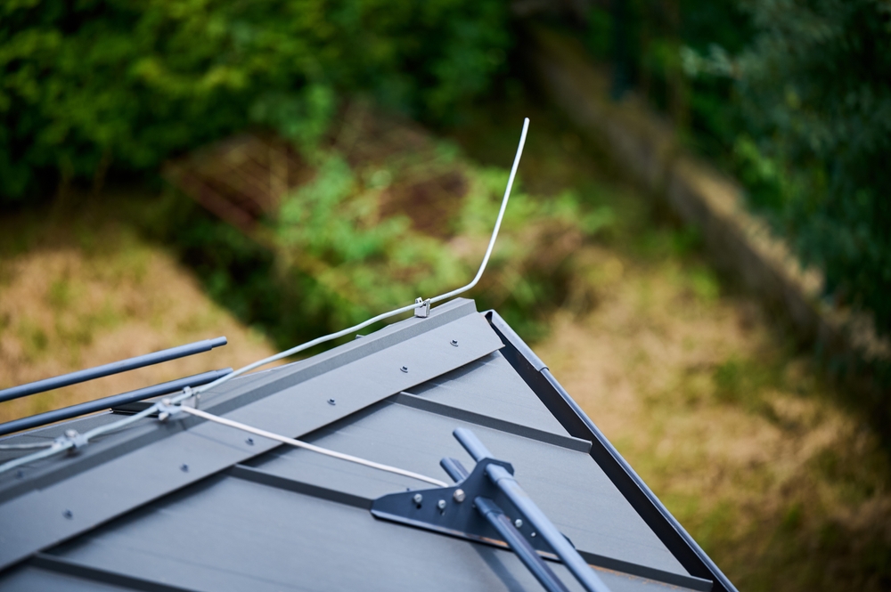 Lightning rods / roof protection