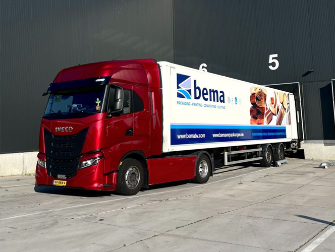 Logistik: LKW mit Bema Auflieger