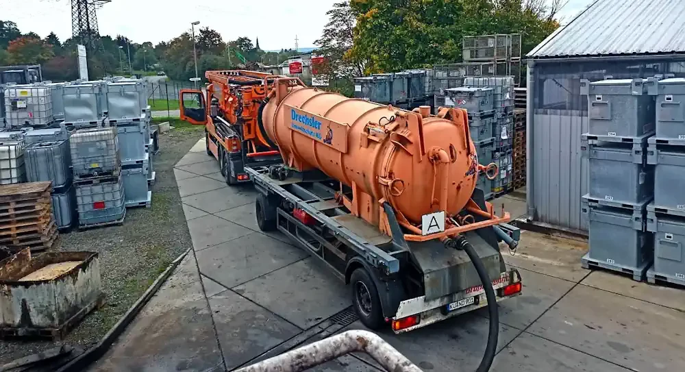 LKW für Grubenentleerung