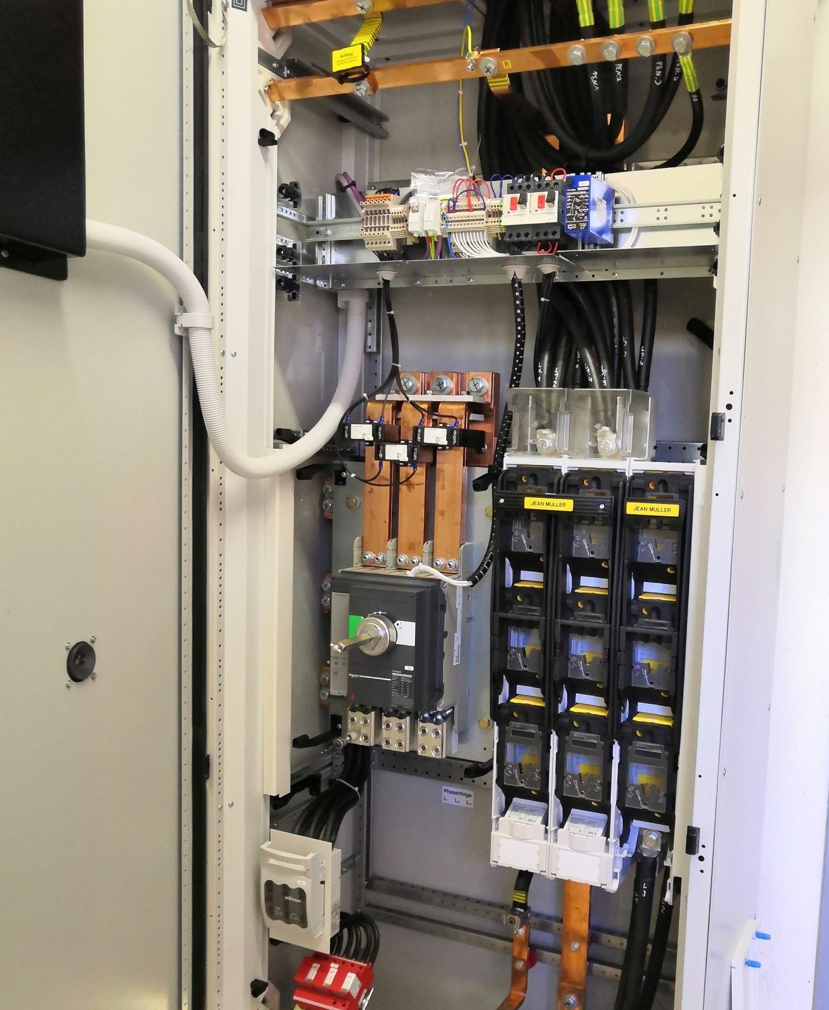 Elektroinstallation Niederspannung und Netzwerktechnik