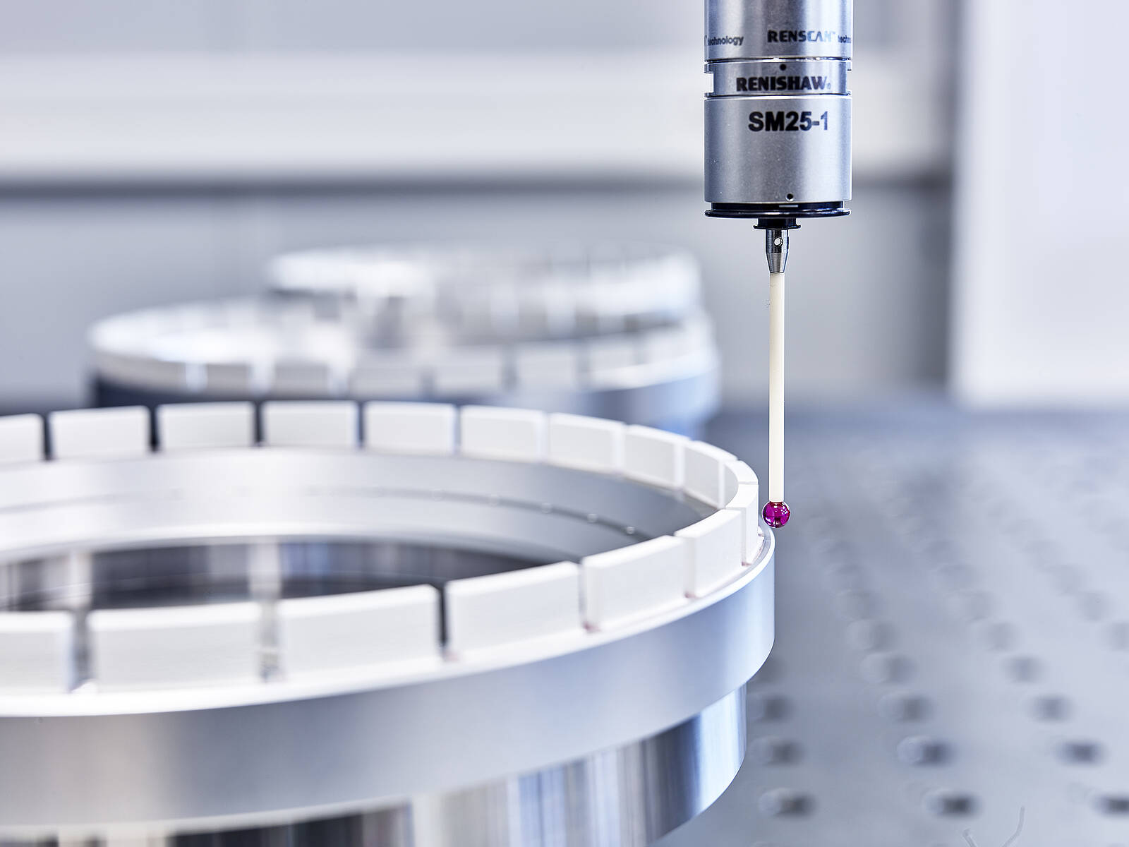 Precision measurement of a segmented grinding tool with a Renishaw probe