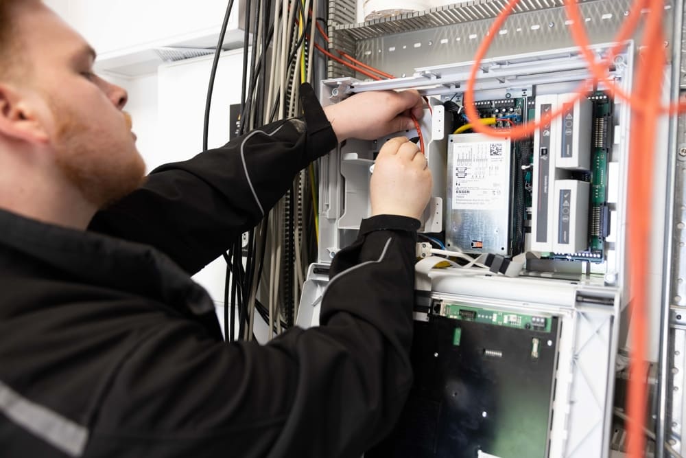 Electrical and sub-distributions, switch cabinets
