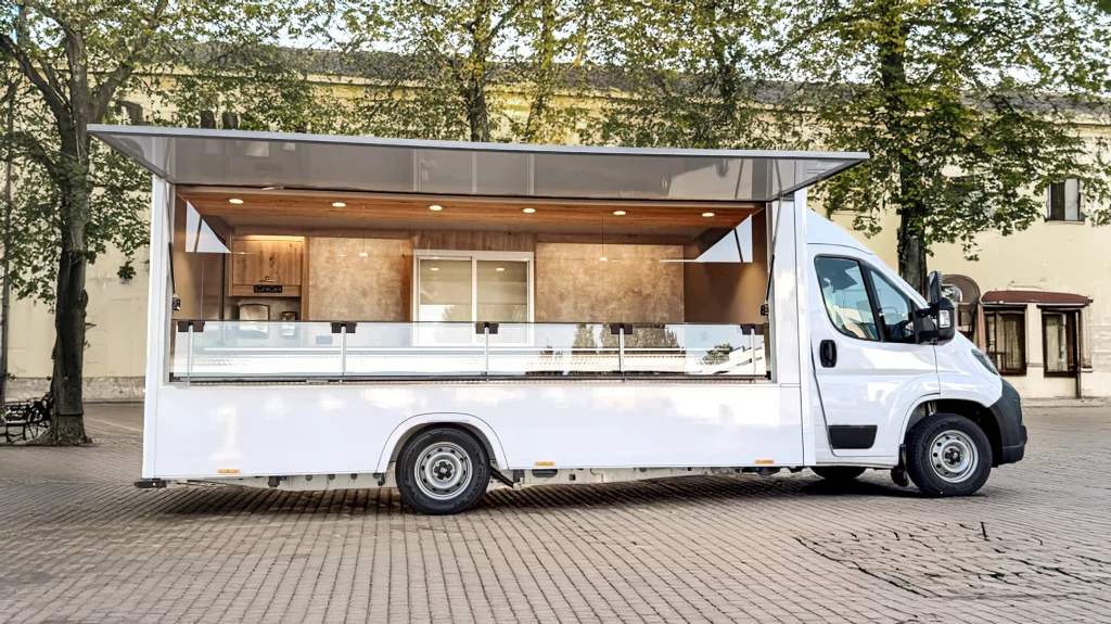 Marktwagen mit Kühltheke