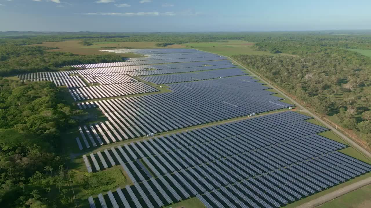 Utility-Scale-Solarkraftwerk