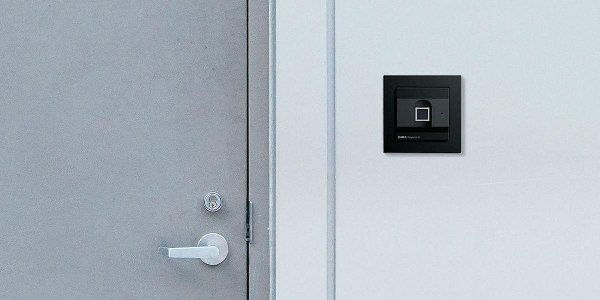 Schlüsselloser Zugang via Fingerprint-Sensor (Gira)