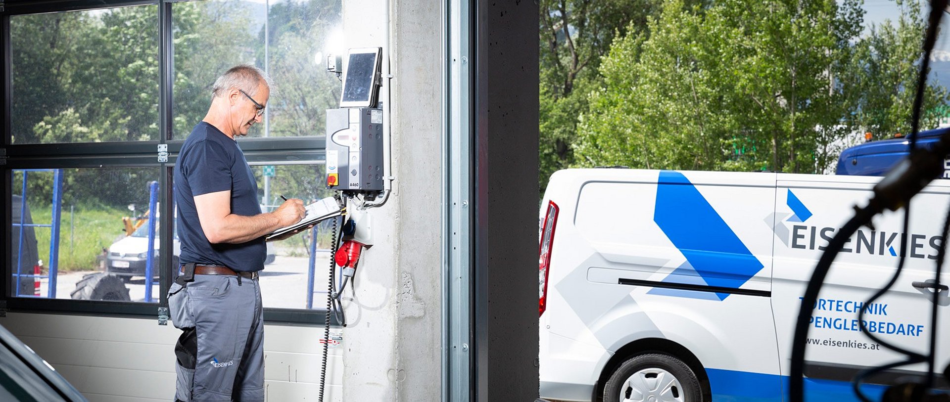 Toranlage im Kundendienst