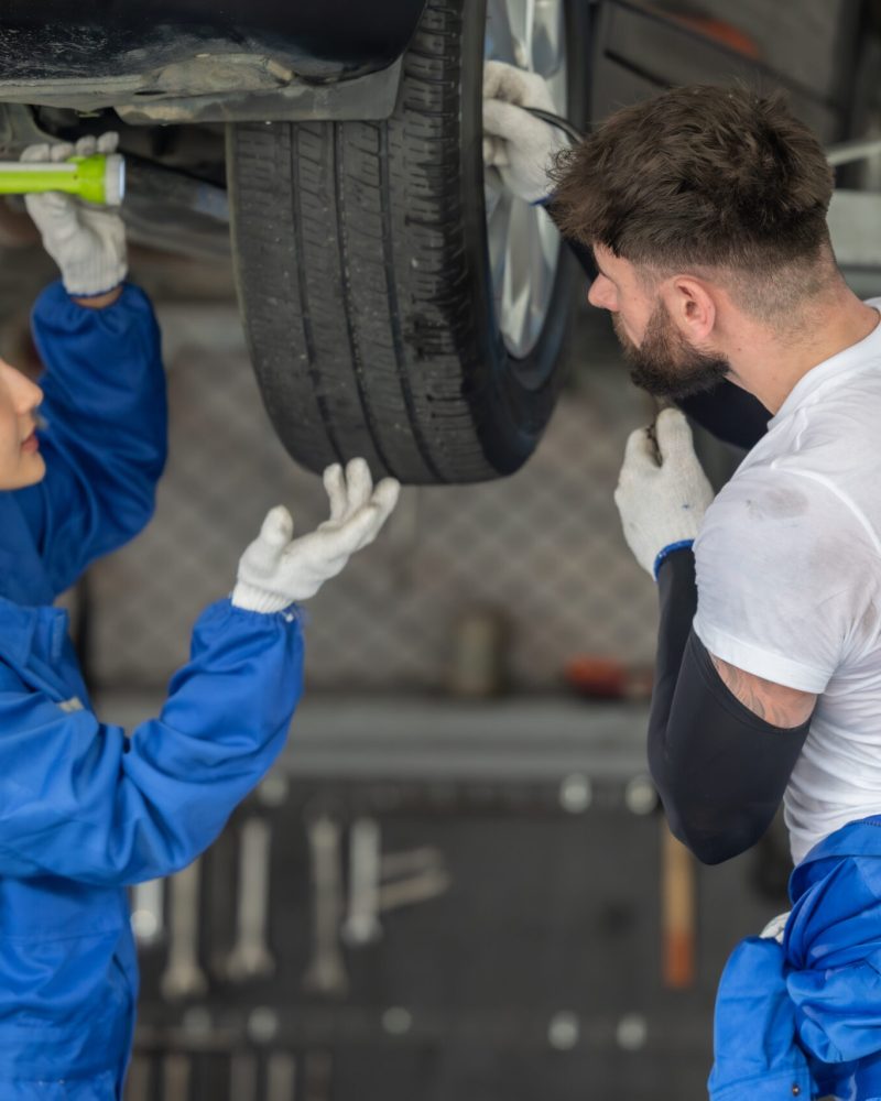 Reifenprüfung in der Werkstatt