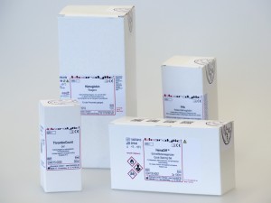 Reagenzien in Flaschen und Kits