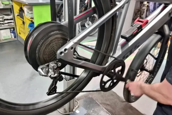 Schaltungseinstellung am E-Bike