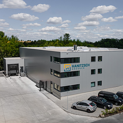 Logistik- und Bürogebäude mit Lager