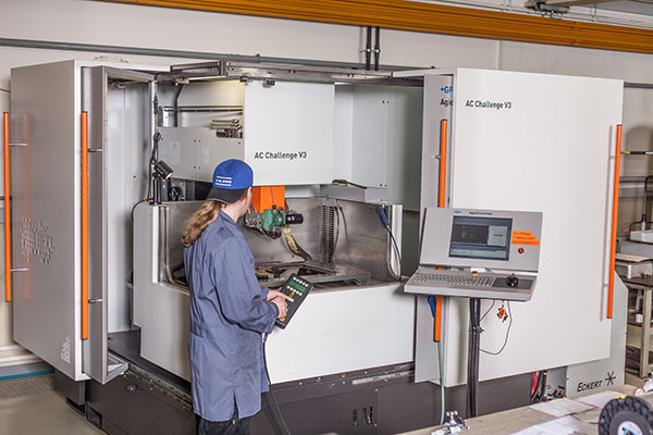 Fertigungsmaschine Erodieren