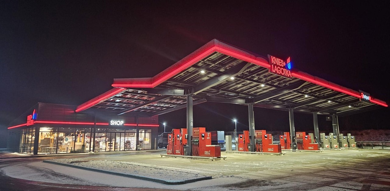 Tankstelle Ebsdorfergrund mit Shopgebäude und Waschhalle