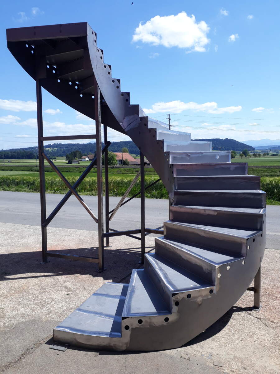 Betonschalung aus Blech – Wendeltreppe