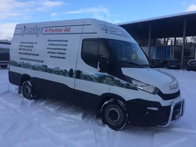 Fahrzeug mit Aufbau von Jansky & Partner AG