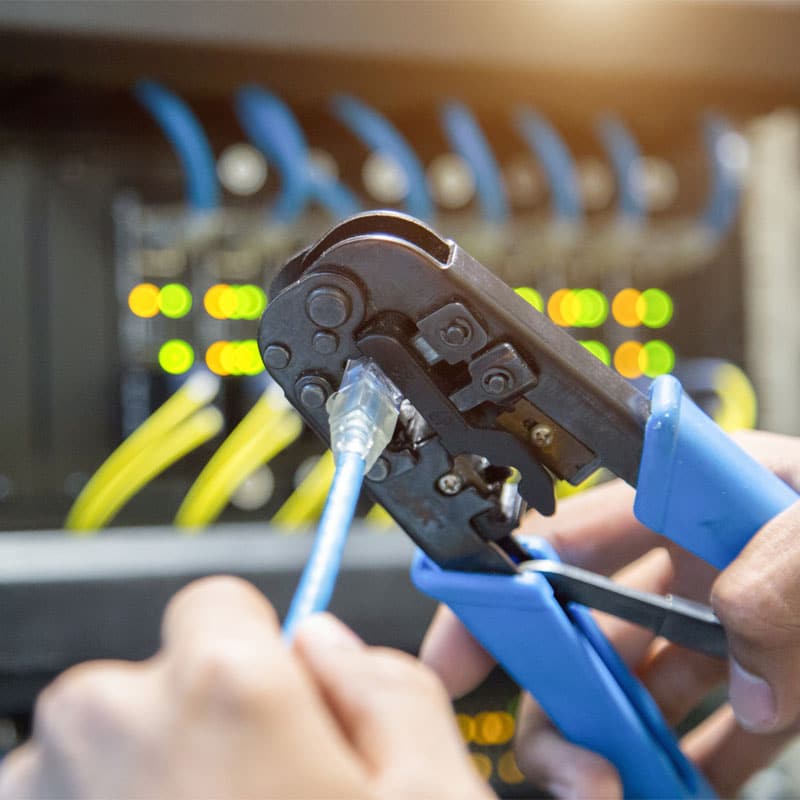 Netzkabel mit Crimpzange