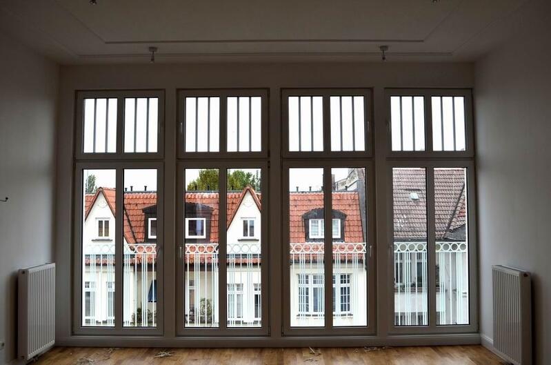 Eingebaute Fenster in einer Wohnung