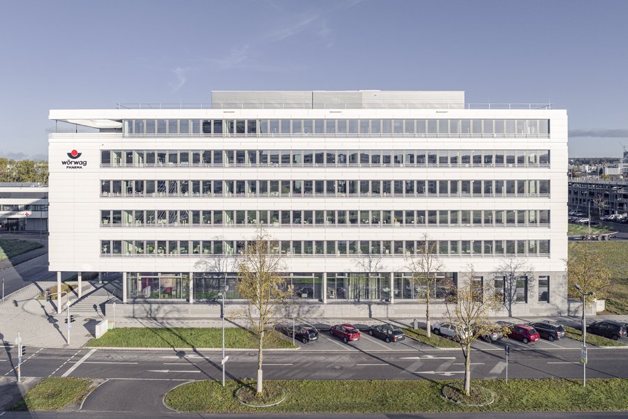 Firmenzentrale auf dem Böblinger Flugfeld