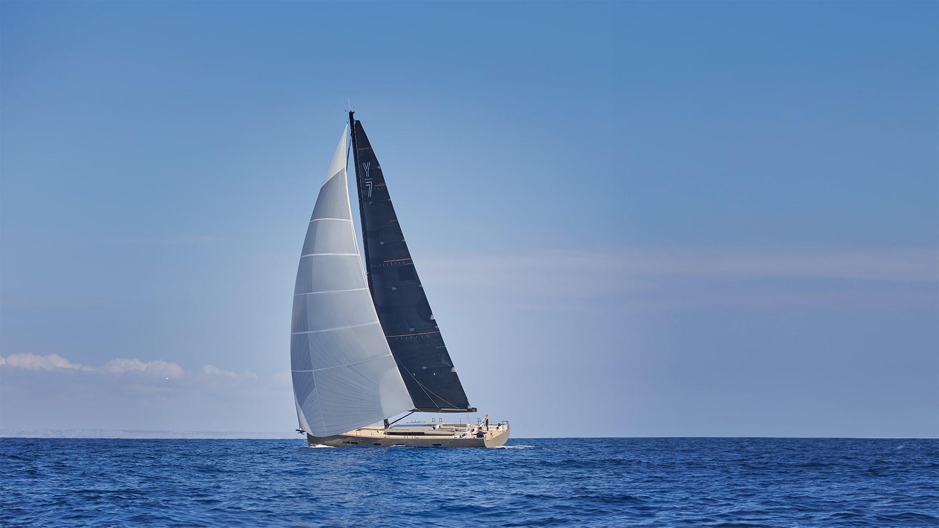 Y7 – Carbon-Segelyacht
