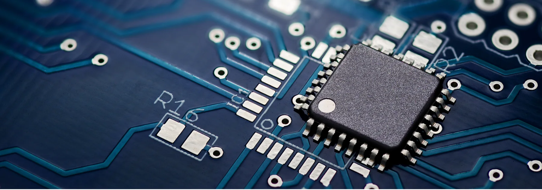 Präzisions-Komponenten für Leiterplatten und Mikrochips