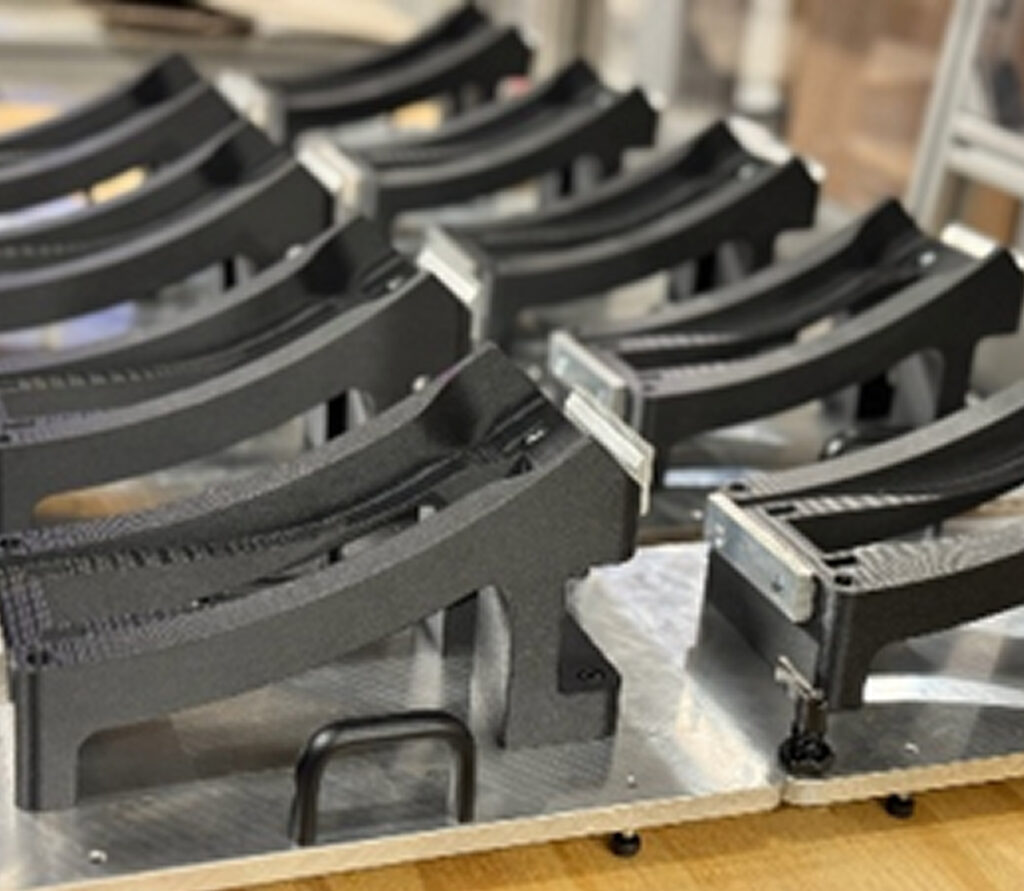 Automated laser cleaning cell for MAG weld seams