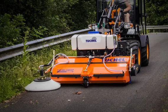 Anbaukehrmaschine Tuchel-Sweep KOMPAKT