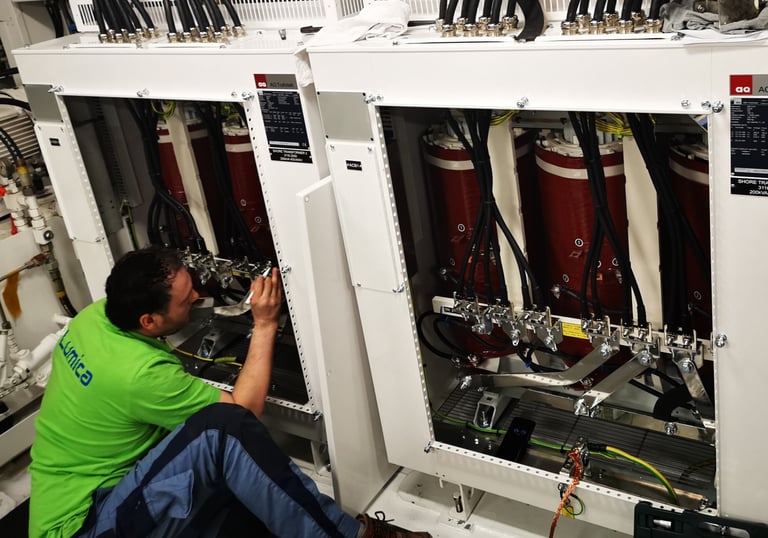 Elektrische Installation an Bord