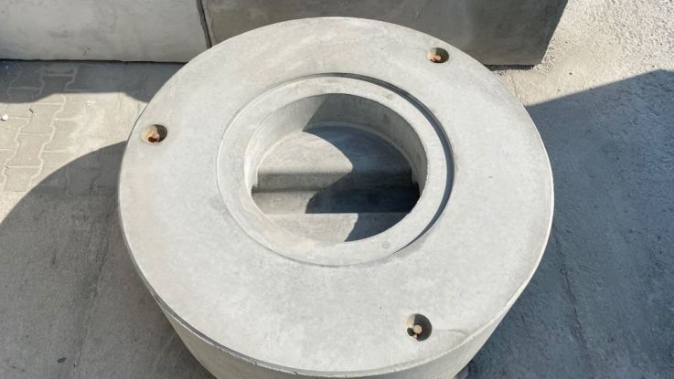 Röser Kompaktschacht (monolithisch, C 40/50–C 60/75)