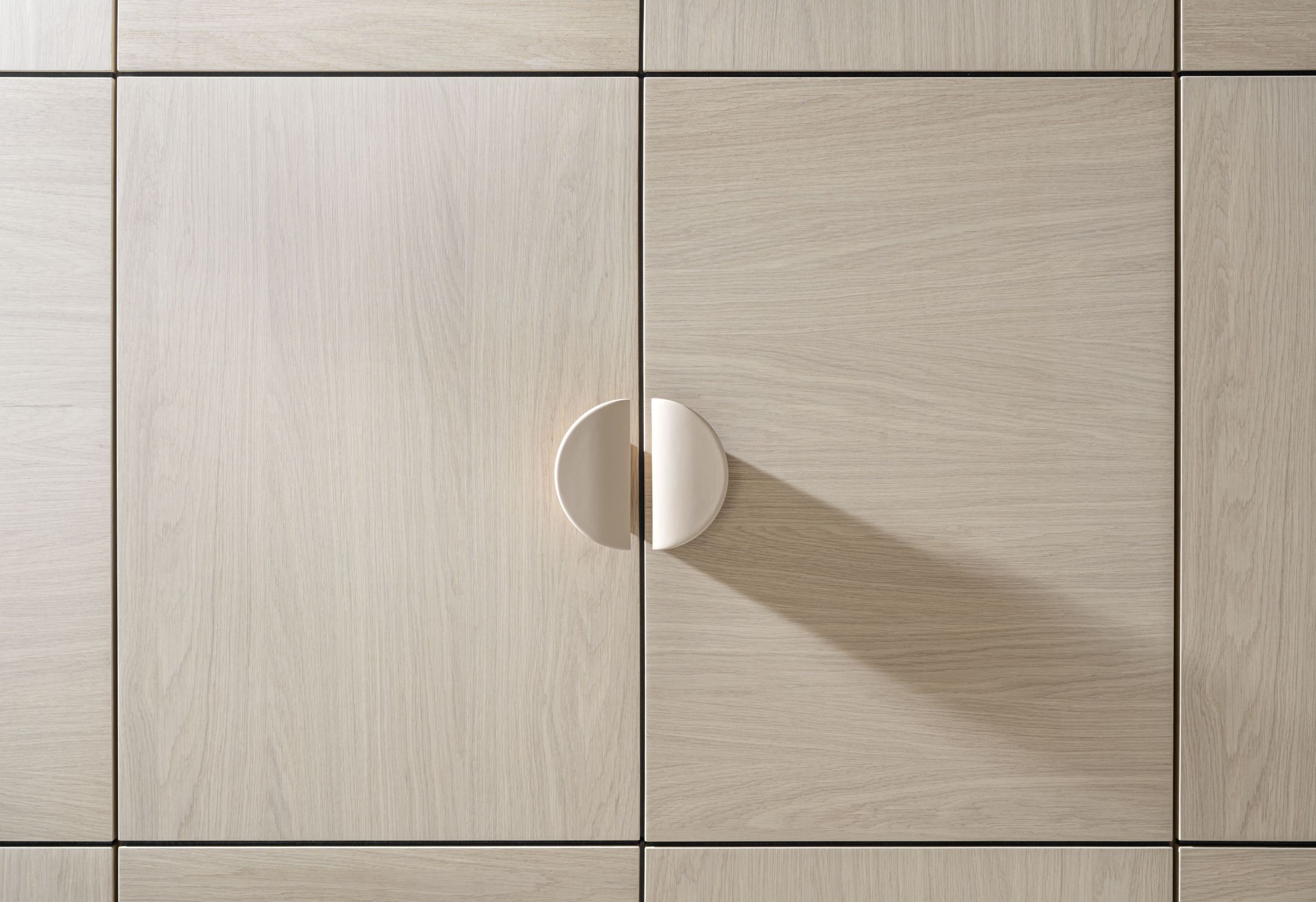 Kleiderschrank MIRIA mit Schachbrettfurnier