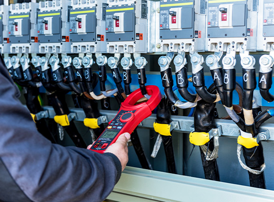 Elektrotechnische Komponenten für Schaltanlagen