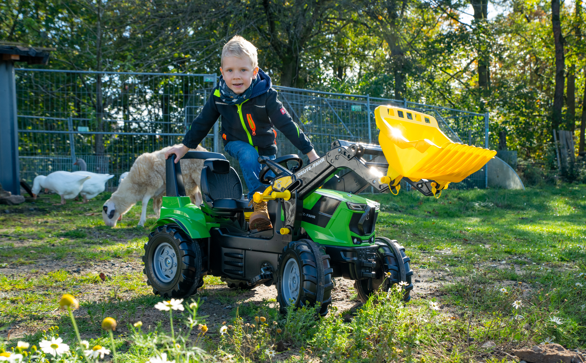 Trettraktor mit Frontlader (Deutz)