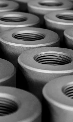 Fertigung von Graphit-Fertigprodukten auf CNC-Bearbeitungszentren