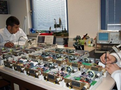 Elektronische Montage und Produktion