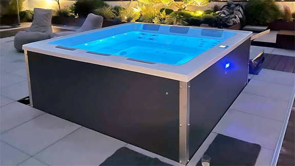 Whirlpool / Swim Spa (Infinitas)