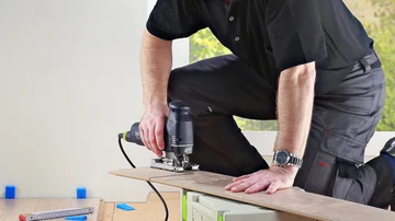 Bodenleger aus der Handwerker-Vermittlung