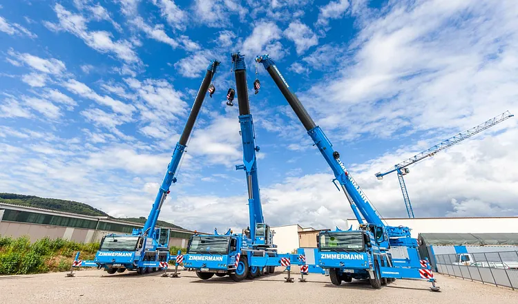 Kranarbeiten auf der Baustelle