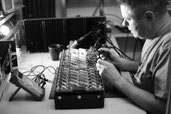 Lötarbeit an Audio-Gerät