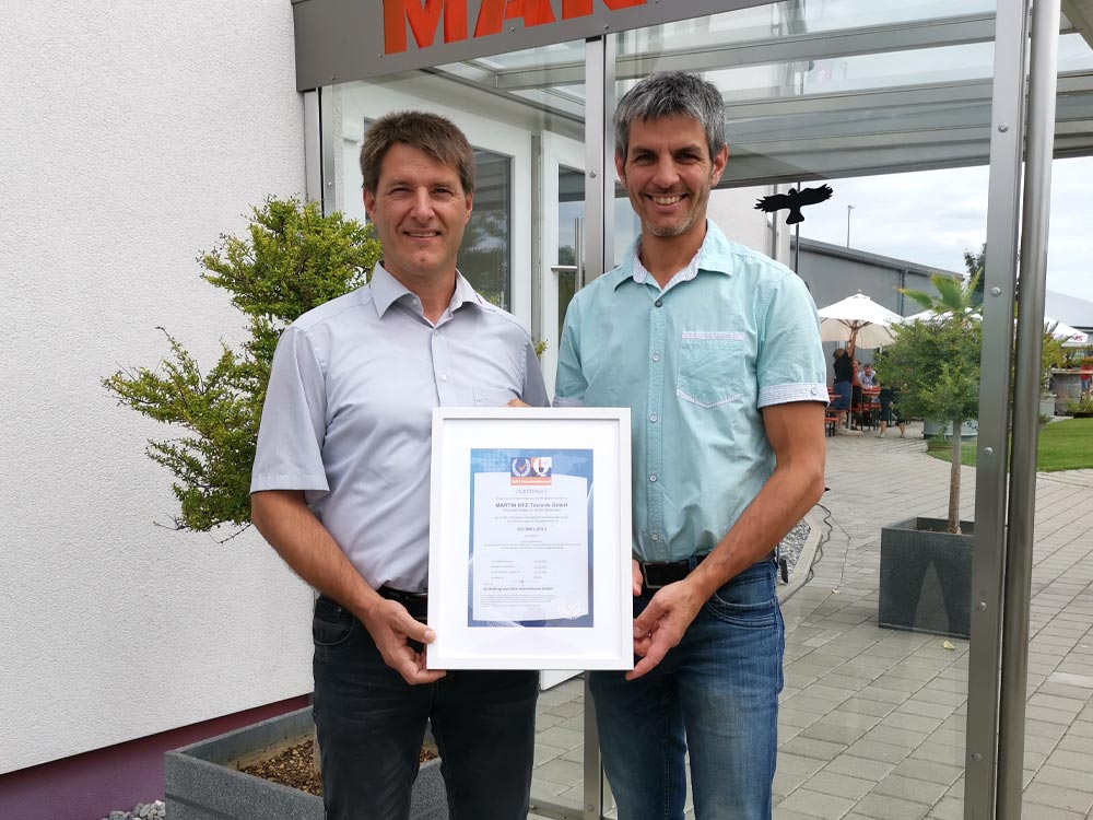 Geschäftsführung mit ISO-9001-Zertifikat