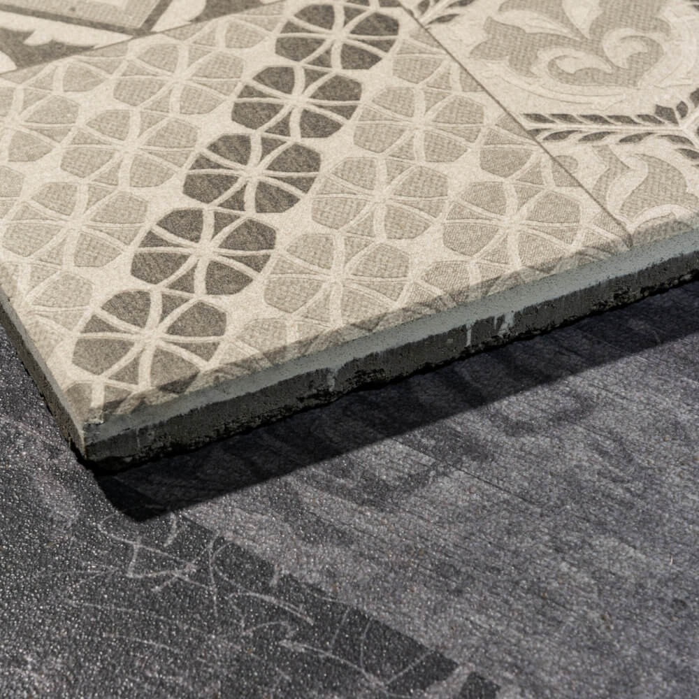 Beschichtetes mineralisches Bauelement