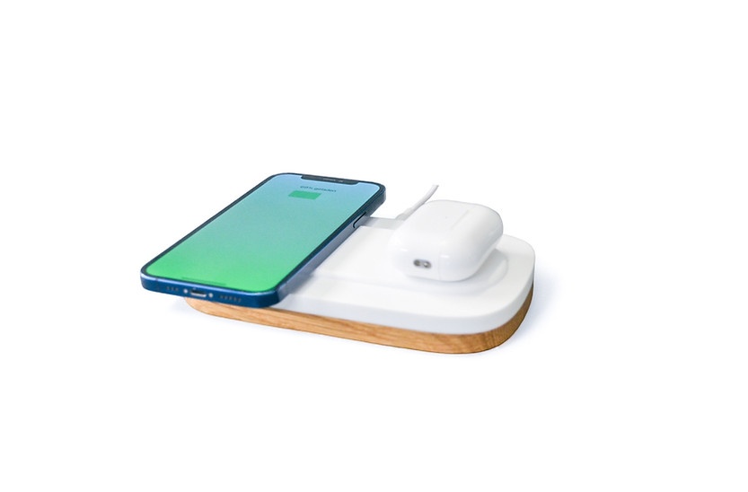 Pad. dual – 2 × 15W MagSafe Wireless Charger