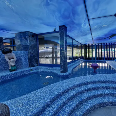 Wellnessbereich mit Pool