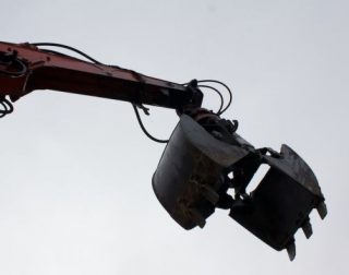 Baggergreifer beim Rückbau