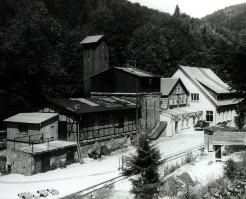 Historische Aufnahme der Baryt-Industrie