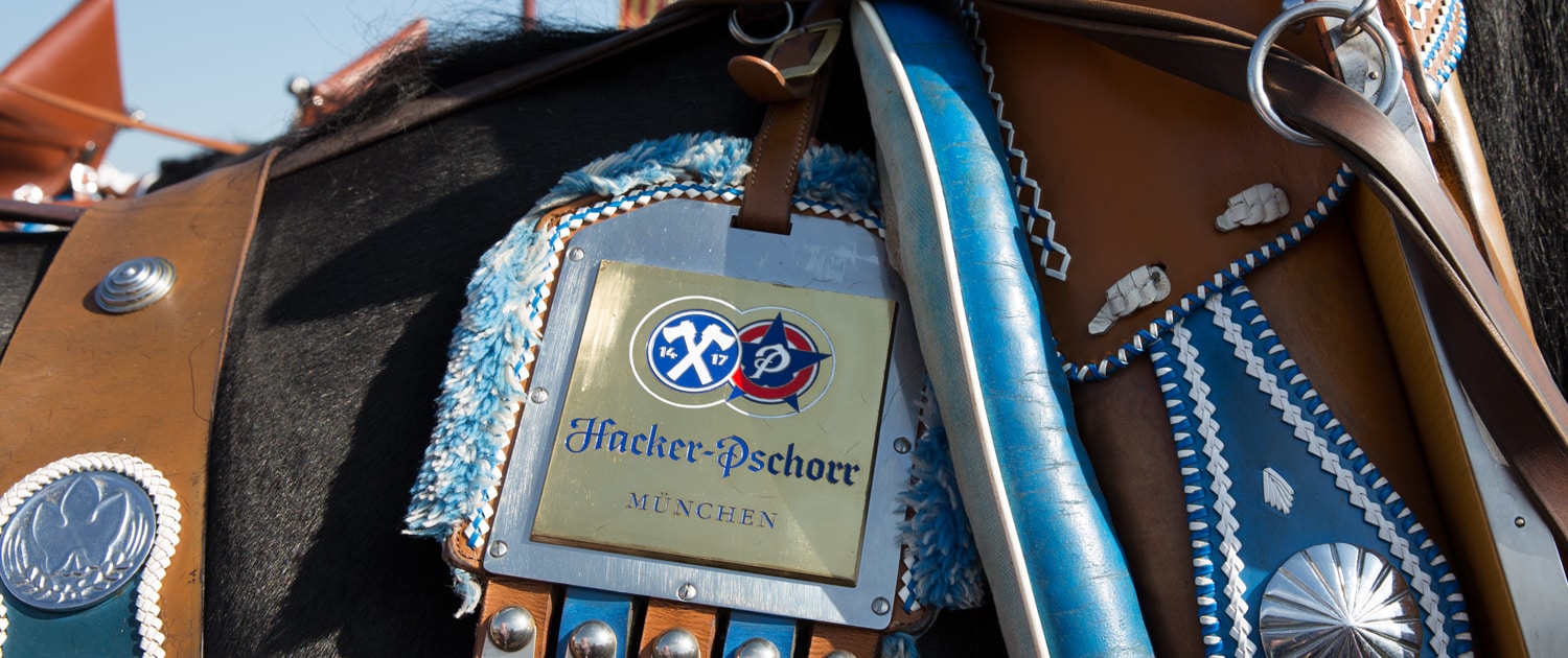 Festival tent with Hacker-Pschorr branding