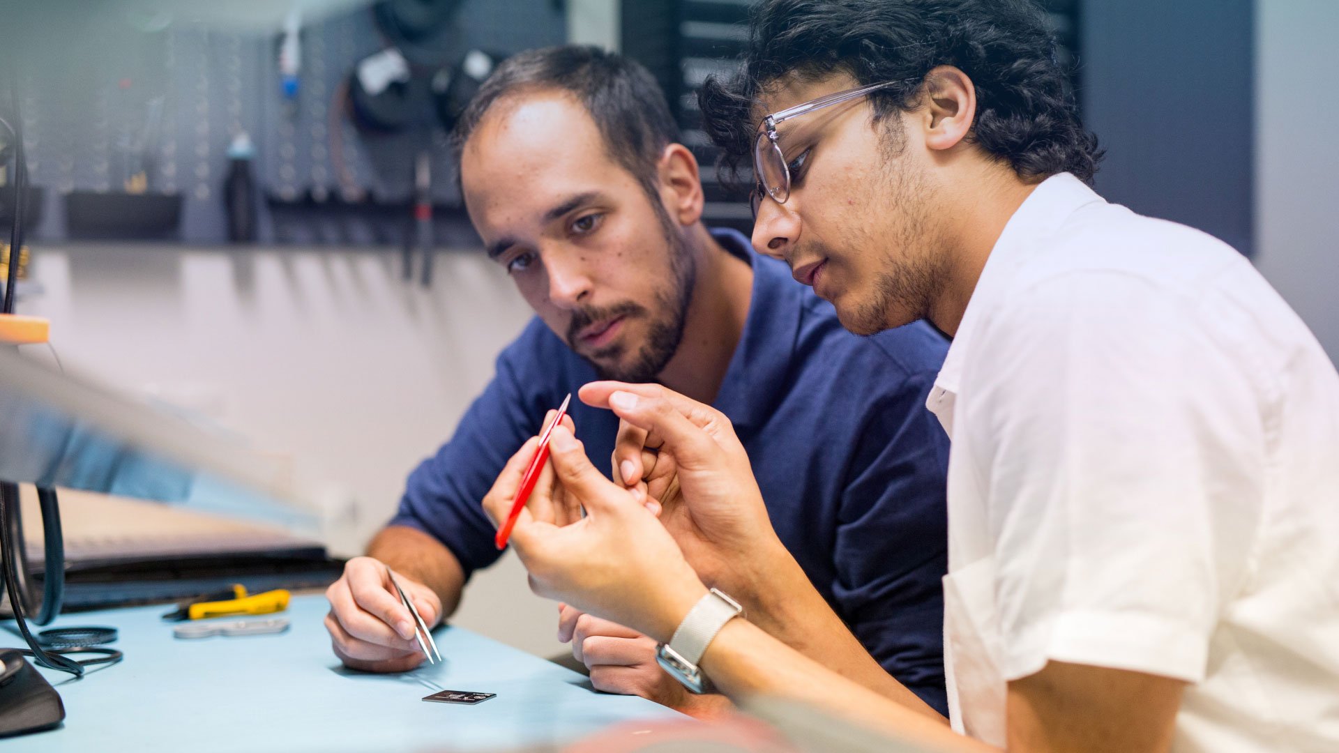 System-, Software- und Elektronikentwicklung