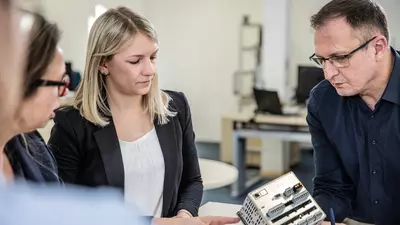 Engineering-Team bei der Lösungsentwicklung