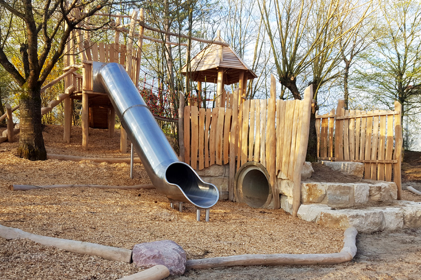 Spielburg mit Balancierparcours, Kinderhaus Klecks