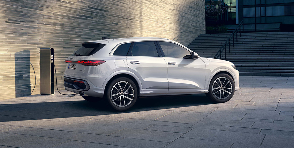 Audi Q5 SUV e-hybrid